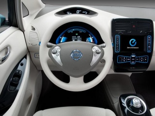 Audi A3 е-TRON и Nissan Leaf - борбата между два гиганта